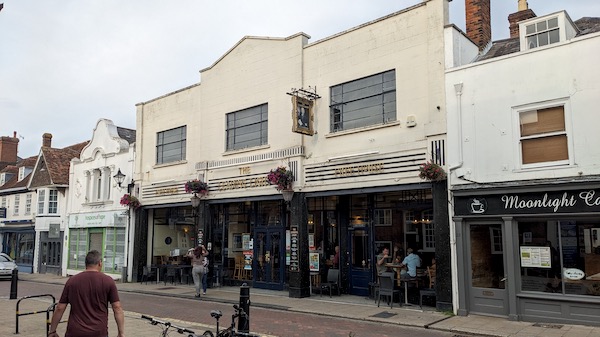 Exterior photo of the Leading Light, Faversham