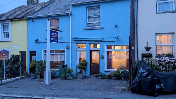 Exterior photo of the East Cliff Tavern, Folkestone