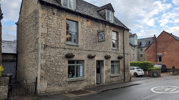 Exterior photo of the Twelve Bells, Cirencester