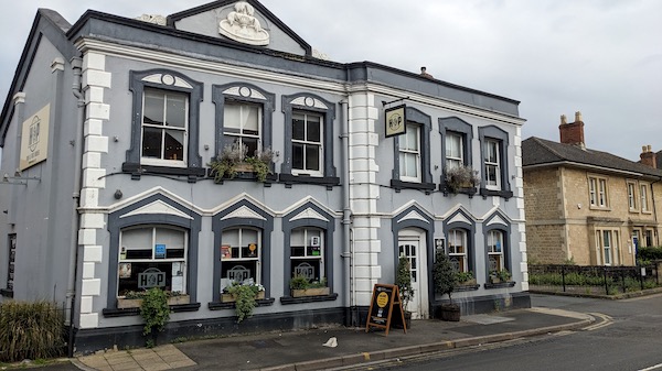 Exterior photo of the Hop Inn, Swindon