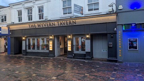 Exterior photo of the Wyevern Tavern, Swindon