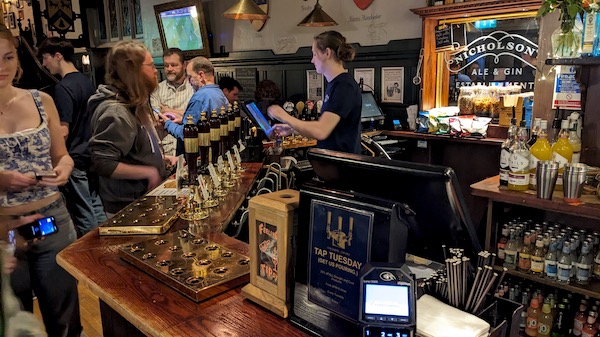 Interior photo of the Chequers, Oxford