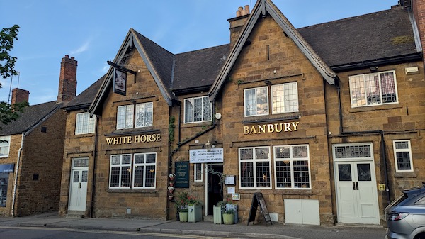 Exterior photo of the White Horse, Banbury