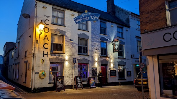 Exterior photo of the Coach and Horses, Banbury