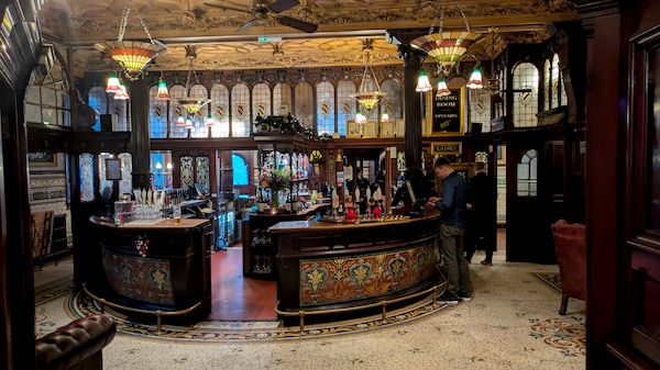 Interior photo of the Philharmonic Dining Rooms, Liverpool