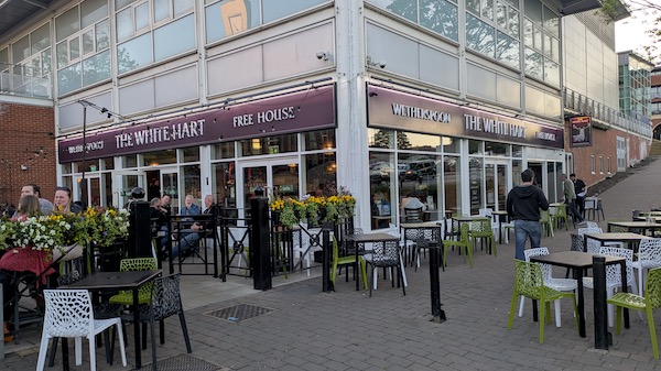 Exterior photo of the White Hart, Aylesbury